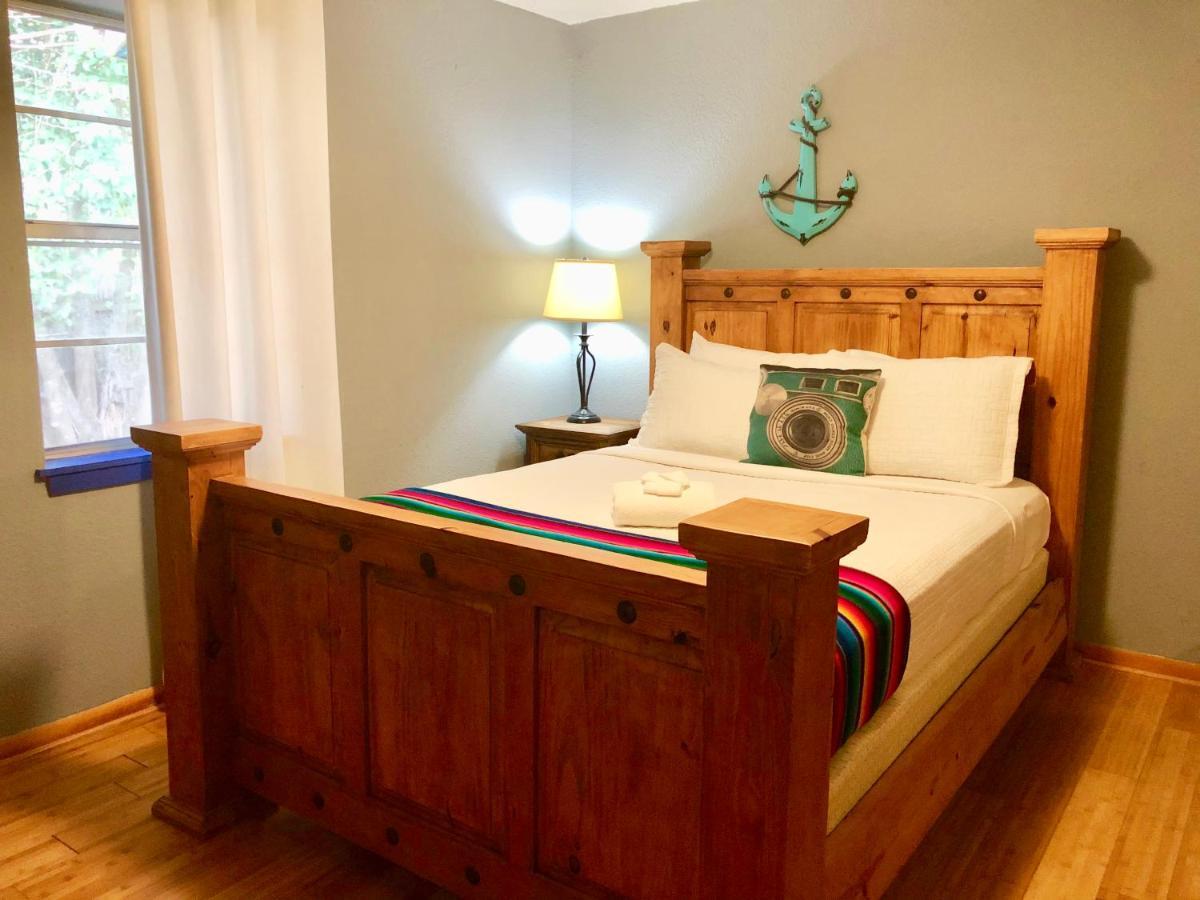 The Cove Bnb Hudson Bend Extérieur photo