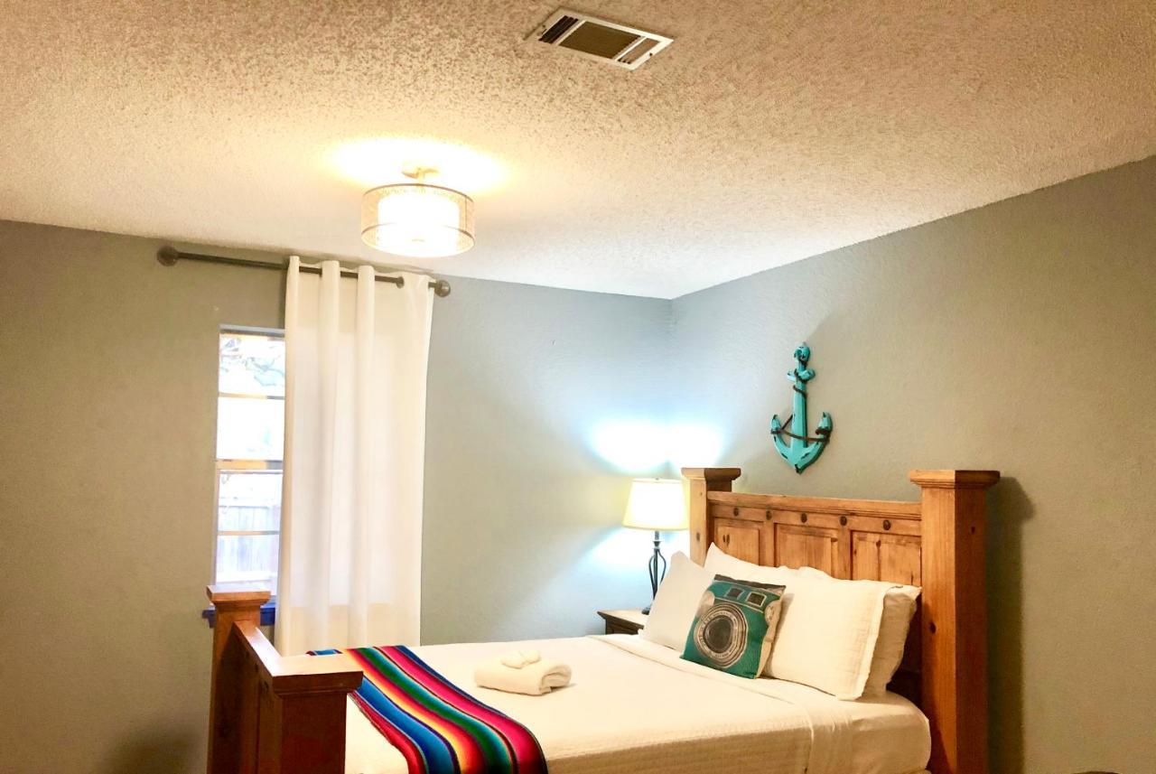 The Cove Bnb Hudson Bend Extérieur photo