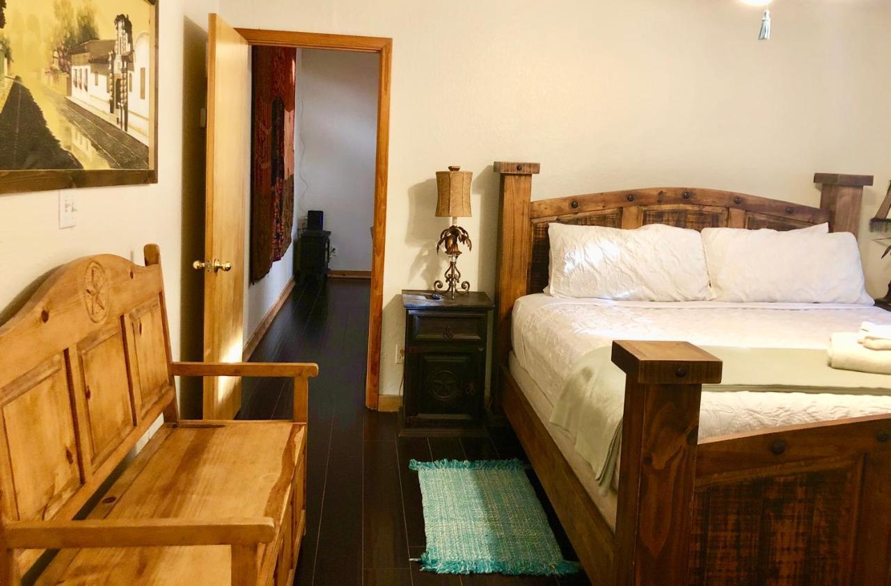 The Cove Bnb Hudson Bend Extérieur photo